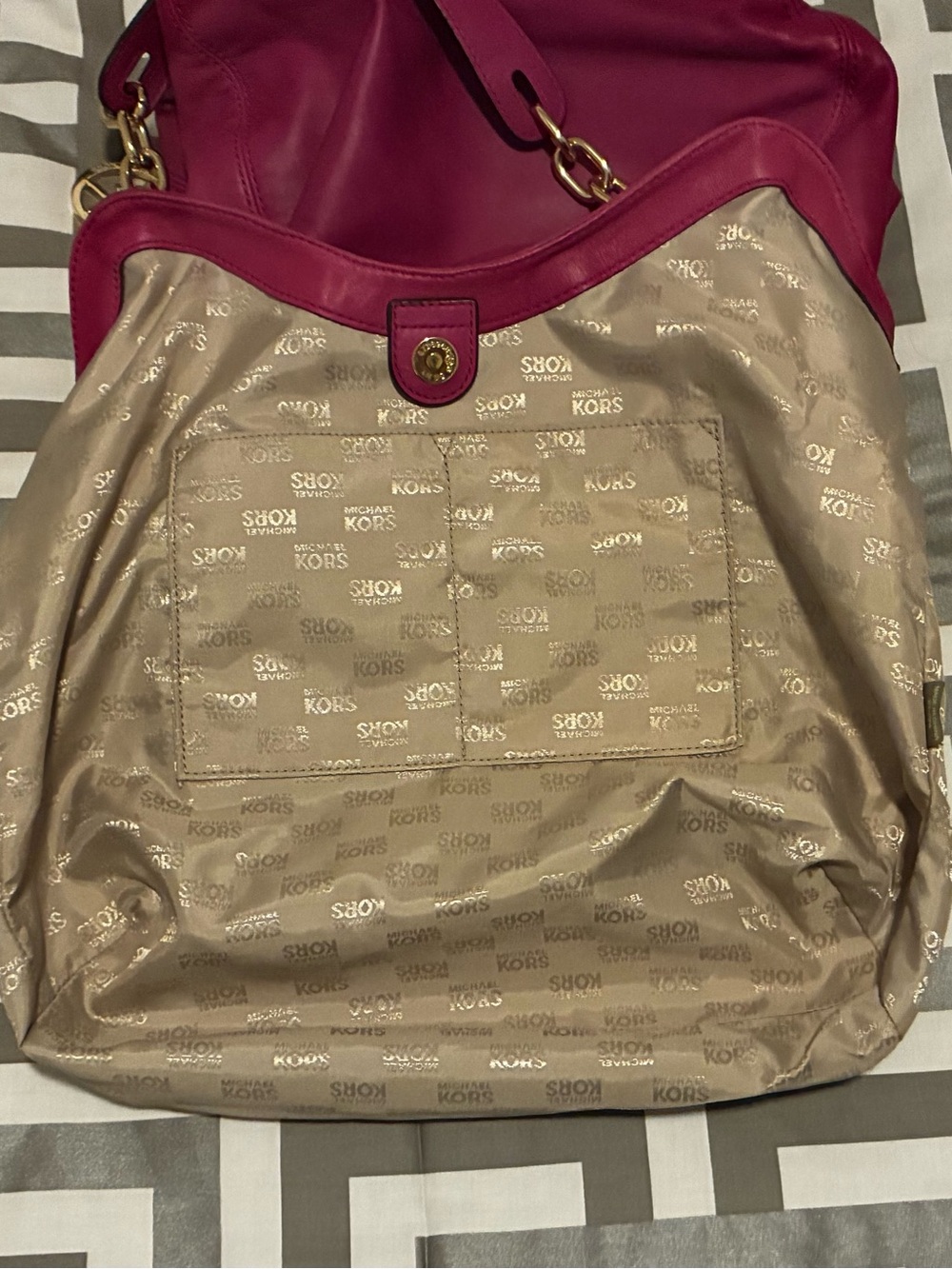 Michael Kors Lillie Shoulder Bag - Picture 4 of 7